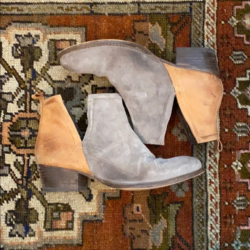 Grey/taupe suede and leather booties